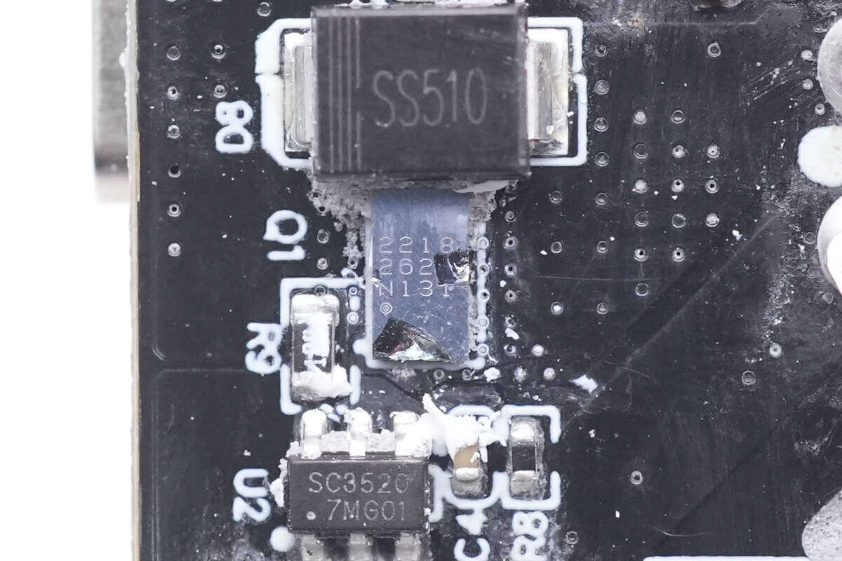 拆解报告：SHARGE闪极67W三USB-C口氮化镓麦金塔充电器S067-充电头网