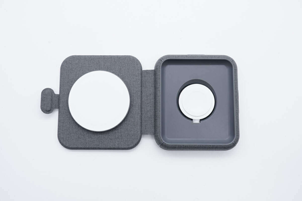评测MOMAX 折叠MagSafe二合一无线充：苹果双认证，手机+手表双快充-充电头网