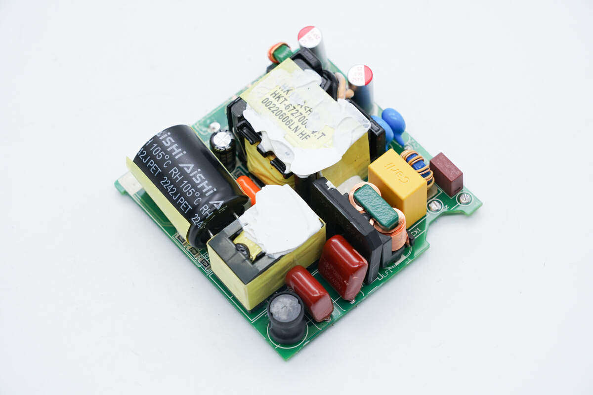 拆解报告：安卓微120W DC电源适配器HKA12019063-0A1-充电头网
