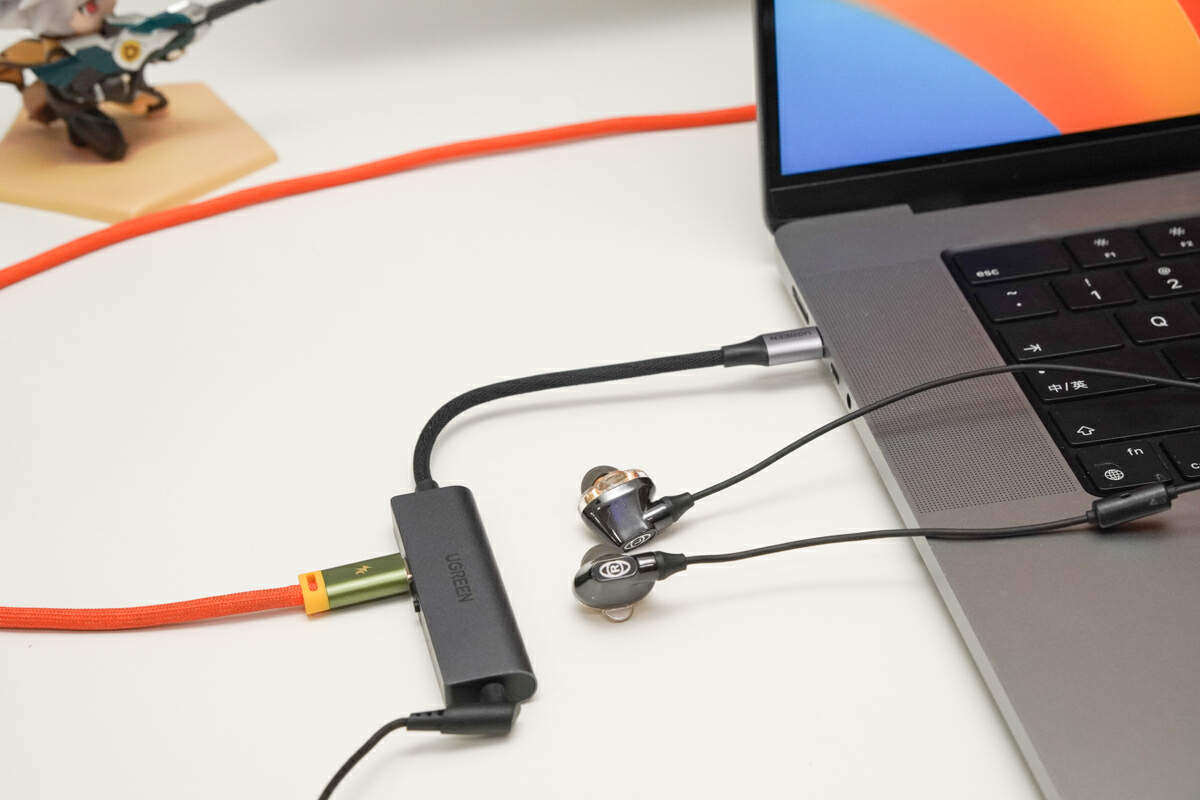 3.5mm 接口，麦克风自由切换，绿联 USB-C 多功能转换器评测-充电头网