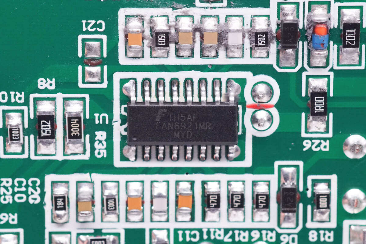 拆解报告：PowerVision臻迪95.6W电源适配器PEGIC10-充电头网