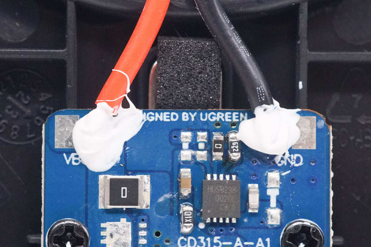 拆解报告：UGREEN绿联MFM认证车载磁吸无线充电器CD315-充电头网