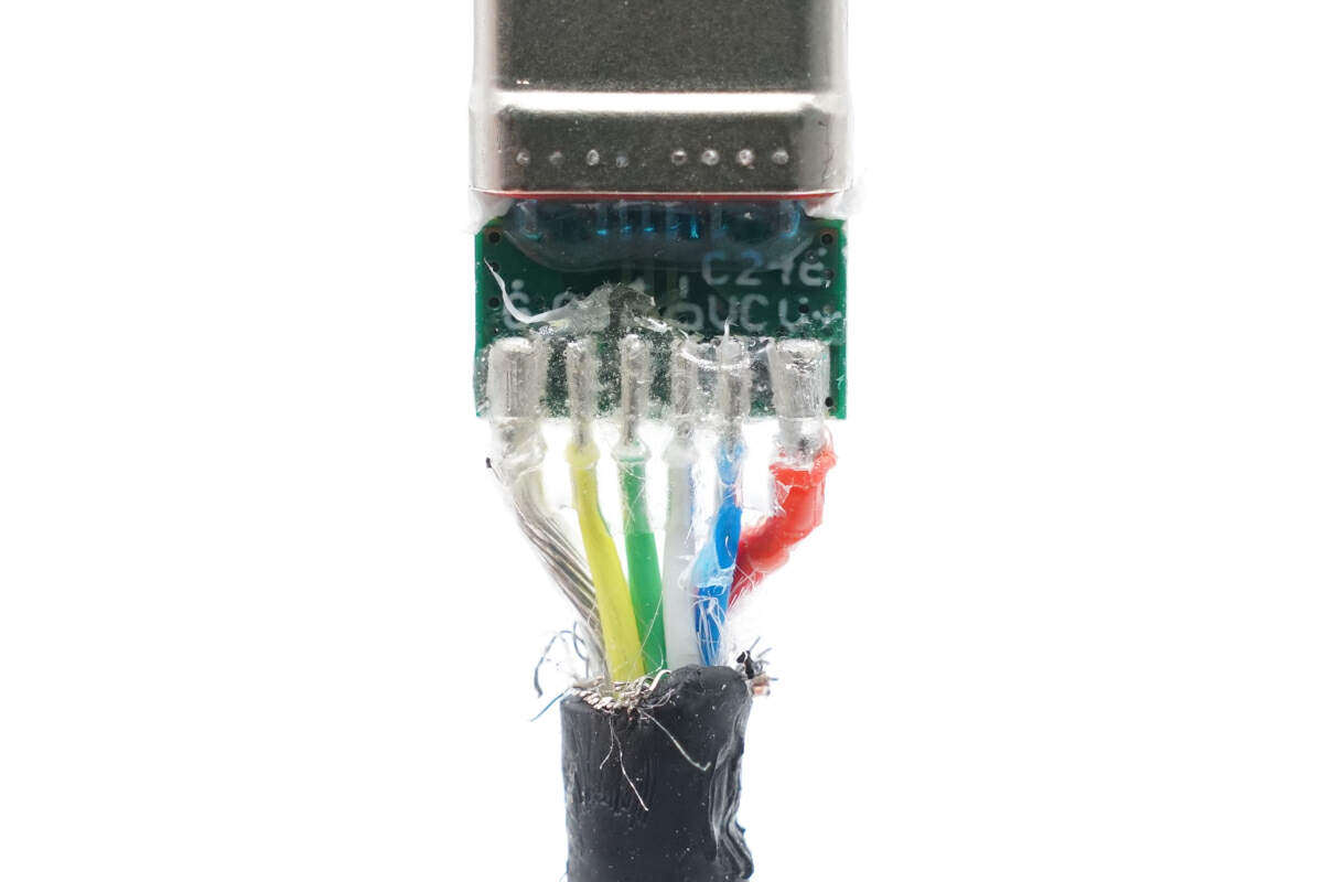 拆解报告：Moto 125W氮化镓快充原装USB-C数据线-充电头网