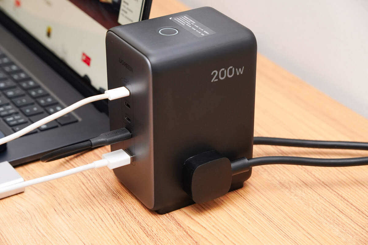 评测绿联200W智充魔盒 Ultra+（4C1A）：PD 3.1 140W快充，桌面用电新世代-充电头网